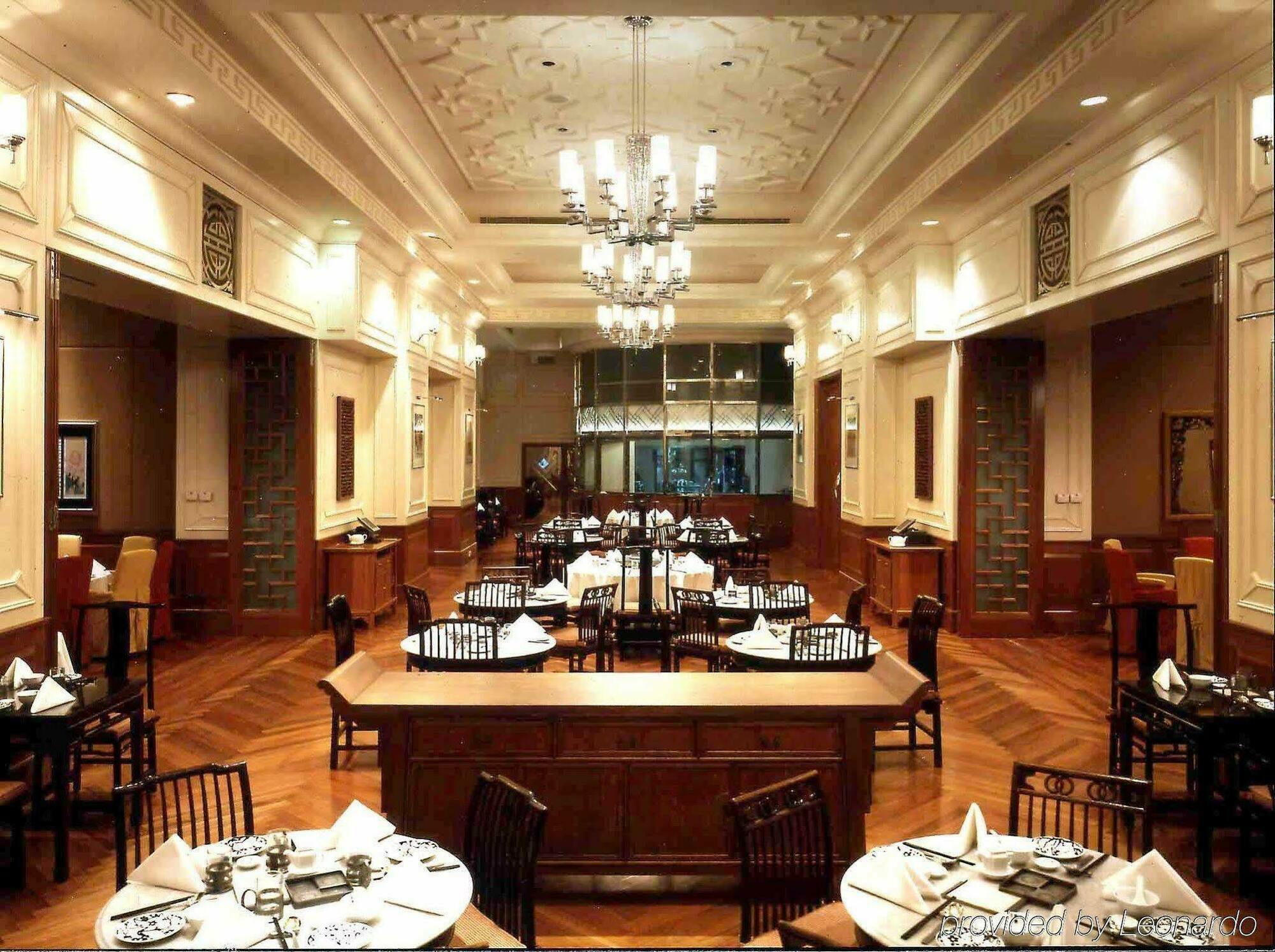 Mandarin Oriental, Hotel